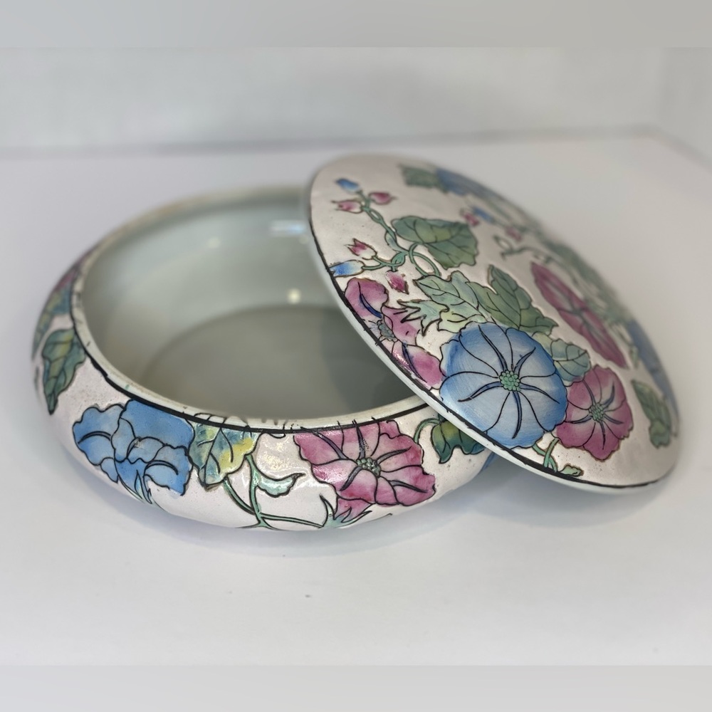 Vintage 80's trinket box Andrea by Sadet